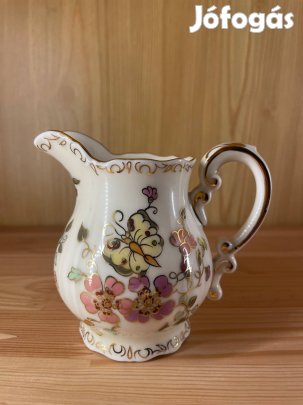 Zsolnay pillangó mintás tejkiöntő