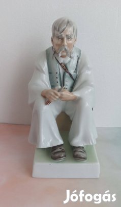Zsolnay porcelán Szalonnázó Paraszt!