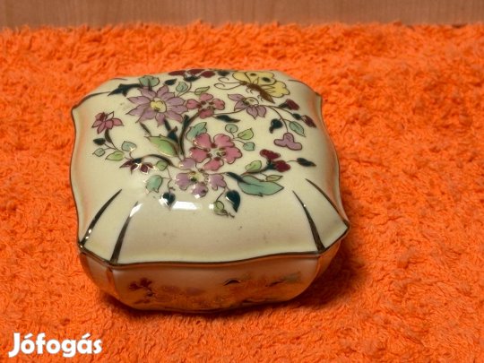 Zsolnay porcelán ékszertartó doboz