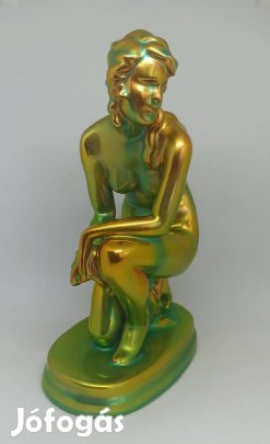 Zsolnay porcelán eozi térdelő akt!