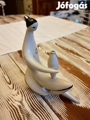 Zsolnay porcelán figura