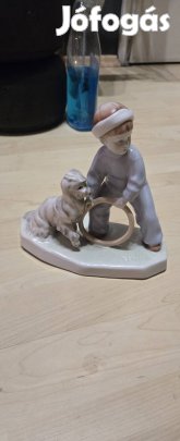 Zsolnay porcelán fiú kutyával