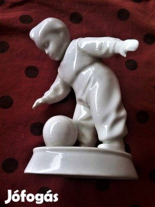 Zsolnay porcelán kisfiú labdával, Sinkó András tervezte
