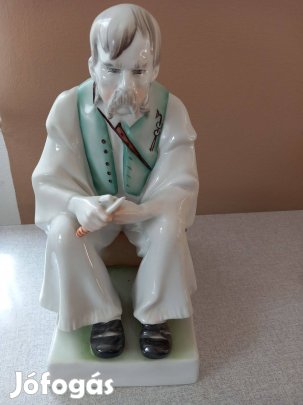 Zsolnay porcelán nagy nipp figura szalonnázó székely 35cm hibátlan