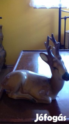 Zsolnay porcelán nipp figura ülő őzbak 11x13cm hibátlan