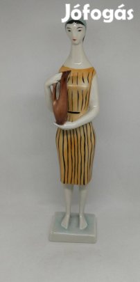 Zsolnay porcelán nő korsóval!