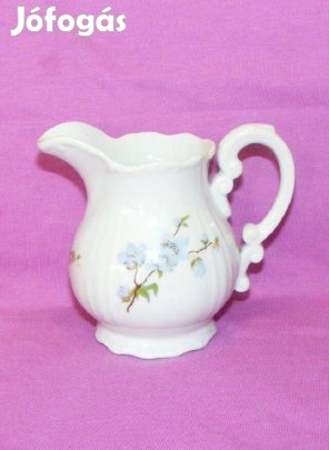 Zsolnay porcelán tejkiöntő