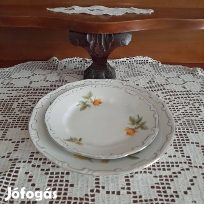 Zsolnay porcelán tényér, sárga rózsás