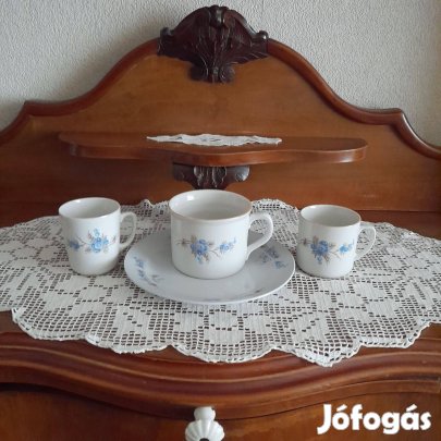 Zsolnay reggeliző porcelánok 4 db, áfonya bogyó minta