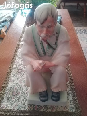 Zsolnay szalonnázó ember