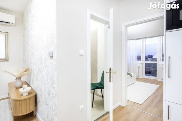 Zuglóban Örök Panorámás, Dupla Erkélyes, 2 szobás lakás