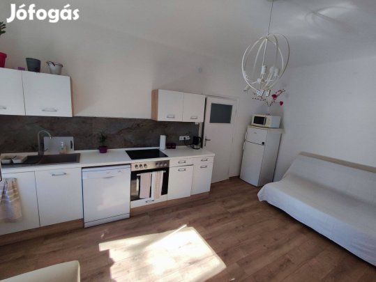 Zuglói másfél szobás lakás eladó