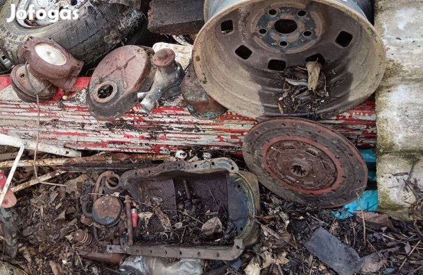 Zuk apróságok ,Zsuk 4 féle maradékok, nem tudom a nevét,szett ár!