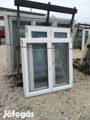 125x125cm bukó-nyíló műanyag ablak