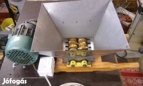 (9) 2/1. Szőlő daráló villanymotoros.1fáz.saválló