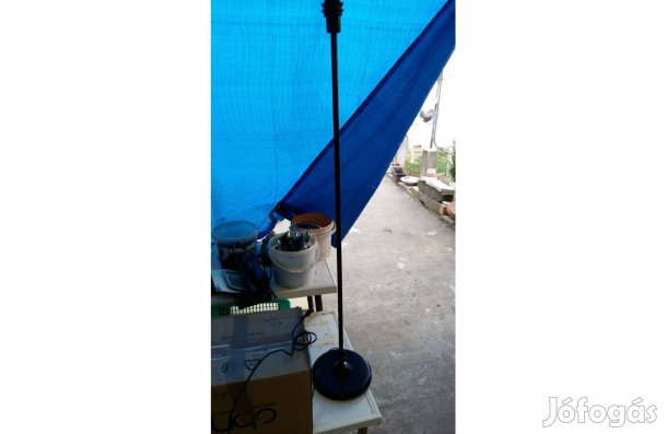 (9) 4/1. Álló lámpa E-27-es kapcsolós foglalattal