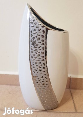 "Ambia", nagyobb váza 20260324