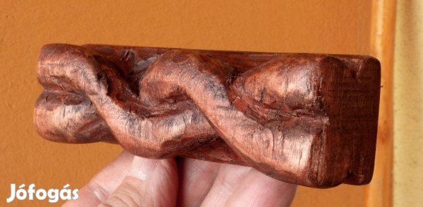 "Belső csavar" fa szobor, egyedi dekoráció szignózott fafaragás