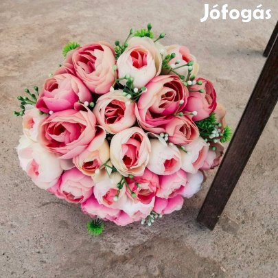 "Blushing Bride" romantikus esküvői csokor