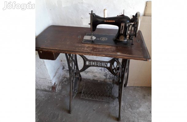 "Bobbin" varrógép tetővel
