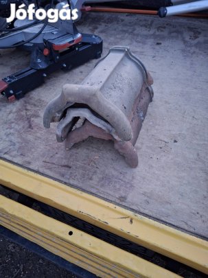 Bontott kúp cserép 