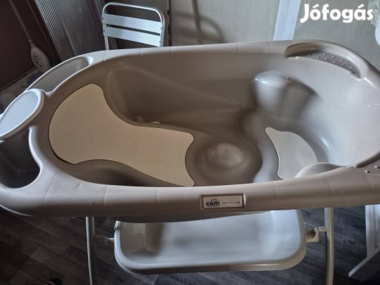 CAM márkájú baba fürdetőkád stabil állvánnyal eladó.