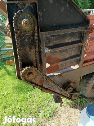 Eladó trágya szóró .