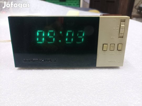 "Elektronika 2" Szovjet digitális óra.