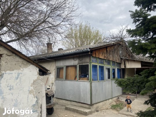 "FELÚJÍTANDÓ"  házrészek Szigethalmon!