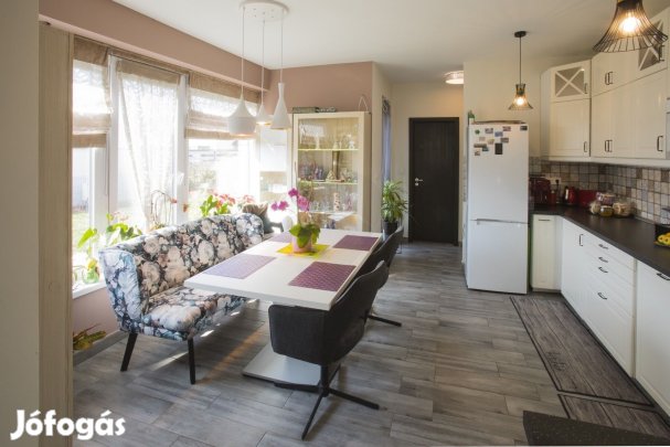 Fedezze fel álmai otthonát Zsámbékon  5 szobás lakás, ahol a kényele