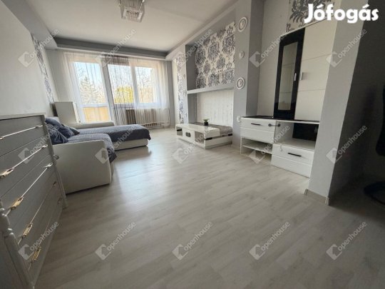 Felújított minőség, azonnali otthon  kompromisszumok nélkül.