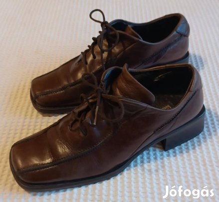 "Freemood" Barna Klasszikus Női Utcai Bőrcipő (37 méret)