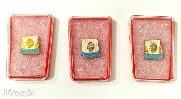 "Hűséggel a nép egészségéért" arany, ezüst, bronz fokozatú jelvények