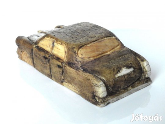 "Nem zúg" (már nem), szignózott fafaragás, autómodell, kőrisfából