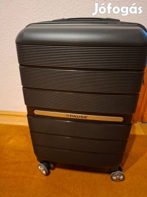 "Pause" bőrönd (50X25X38 cm) eladó