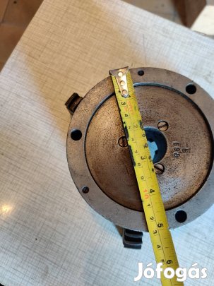 130 mm atmerőjű eszterga tokmany eladó.