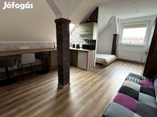  BALATONSZÁRSZÓ KÖZPONT  FELÚJÍTOTT APARTMAN ELADÓ! 