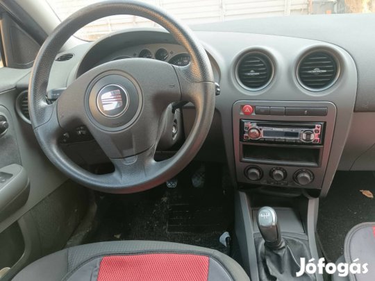  Eladó Seat Ibiza  megkmélt , mindössze 99 006 km-rel, 