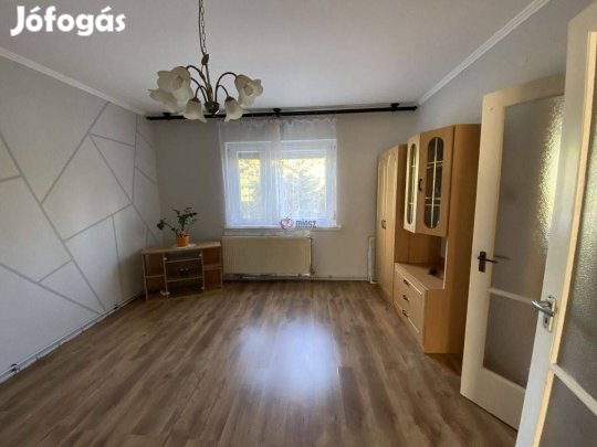  Eladó modern, 2 szobás panel lakás Békéscsaba szívében! ?? 692_koimp