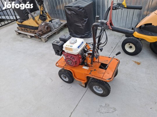 Galgi 300 rezgőpengés önjáró gyepszőnyeg kivágó gép