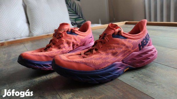' Hoka Speedgoat 5 ' női futó cipő, 41 1/3-ad méretben