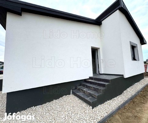  ÚJ ÉPÍTÉSŰ IKERHÁZ ELADÓ BALATONSZABADIBAN 