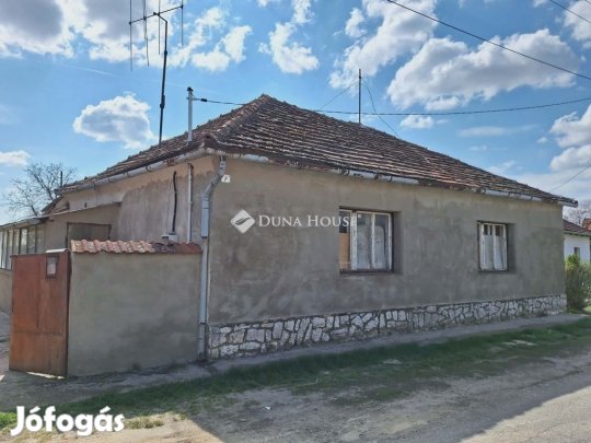 ===Nagyharsányi felújitandó családi ház===