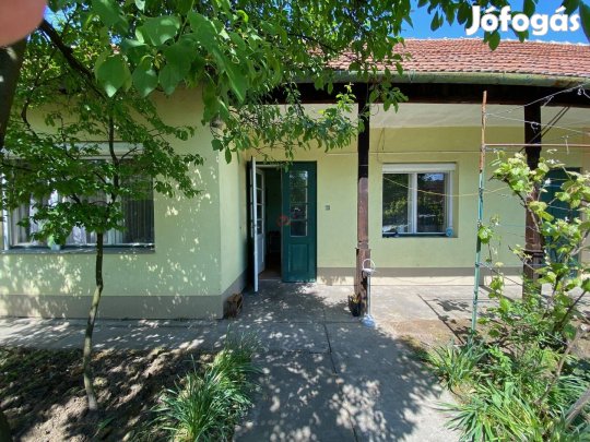 ???? Eladó családi házrész Békéscsaba belvárosában! Saját ud 653_koimp