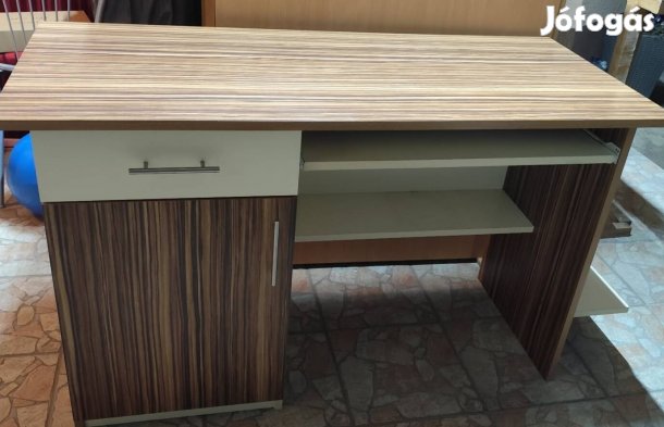egyedi íróasztal 
