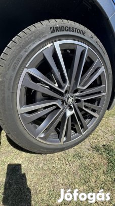 Škoda Enyaq 21" felni gumival