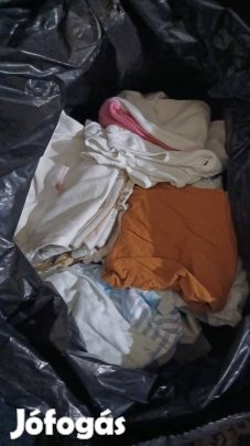 vegyes kislány és kis fius babaruha ujszülőt kortol