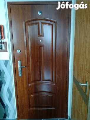 acel bejárati ajtó 