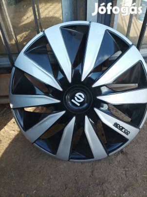 acélfelni ajándék dísztárcsával