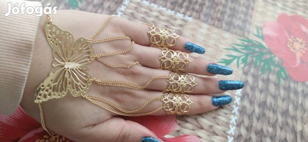 állítható pillangó és motívumokkal díszített gyűrűs karkötő